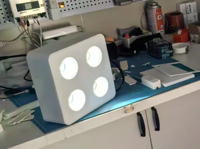 Surface-mounted grille light (4, 6, 8 holes)