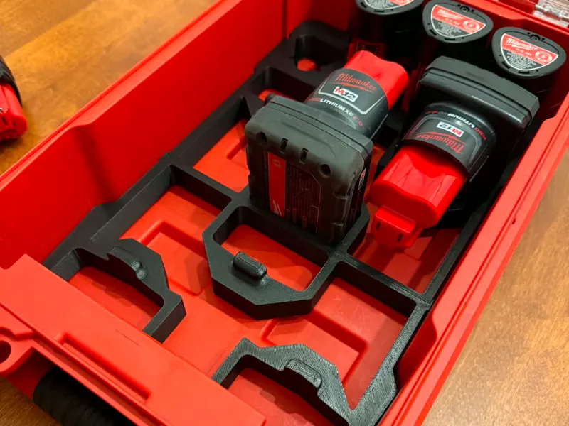 Milwaukee battery M12 cp x4/M12 xc x 6 insert