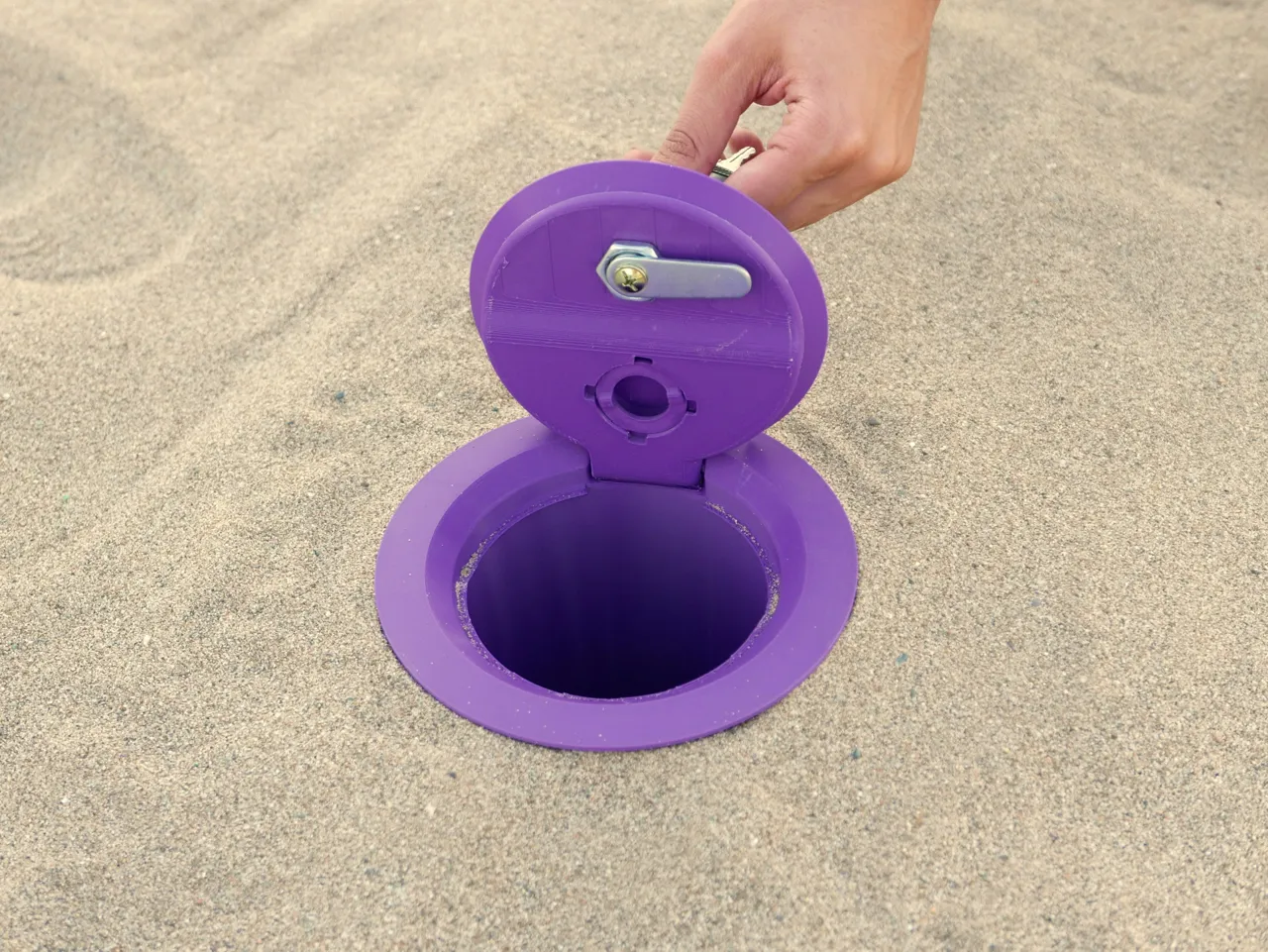 SAND SAFE 2 (With Keys and AirTag) view 3