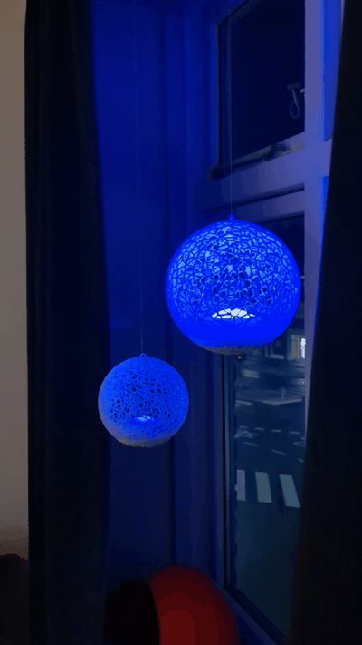 Christmas Voronoi Ball Puck light