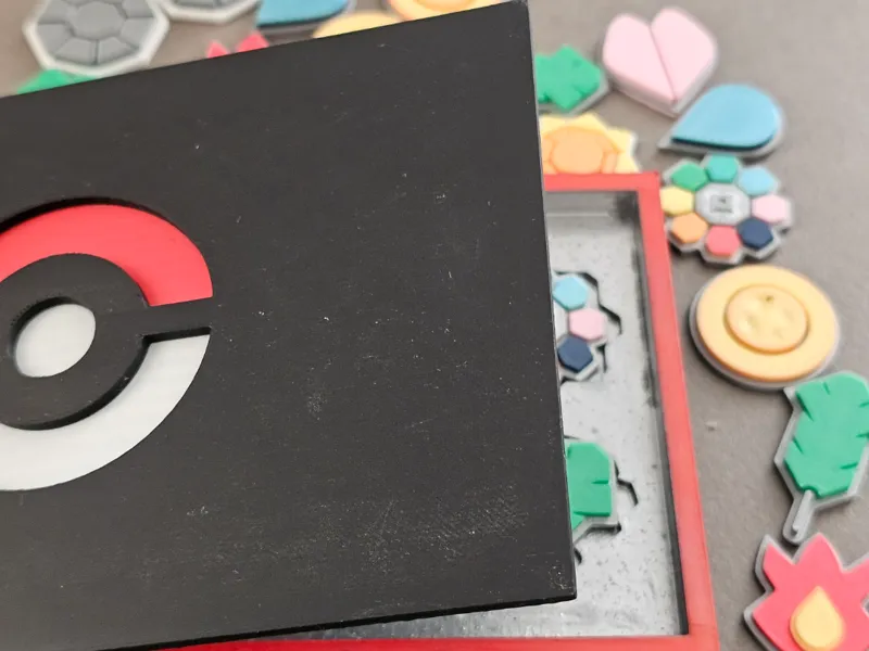 Pokemon Badges + holder - with magnet