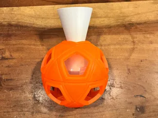 Leckerli Trichter für Dogs Creek Snackball Grid