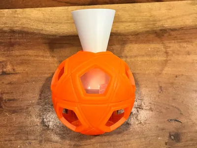 Treat Funnel for Dogs Creek Snackball Grid