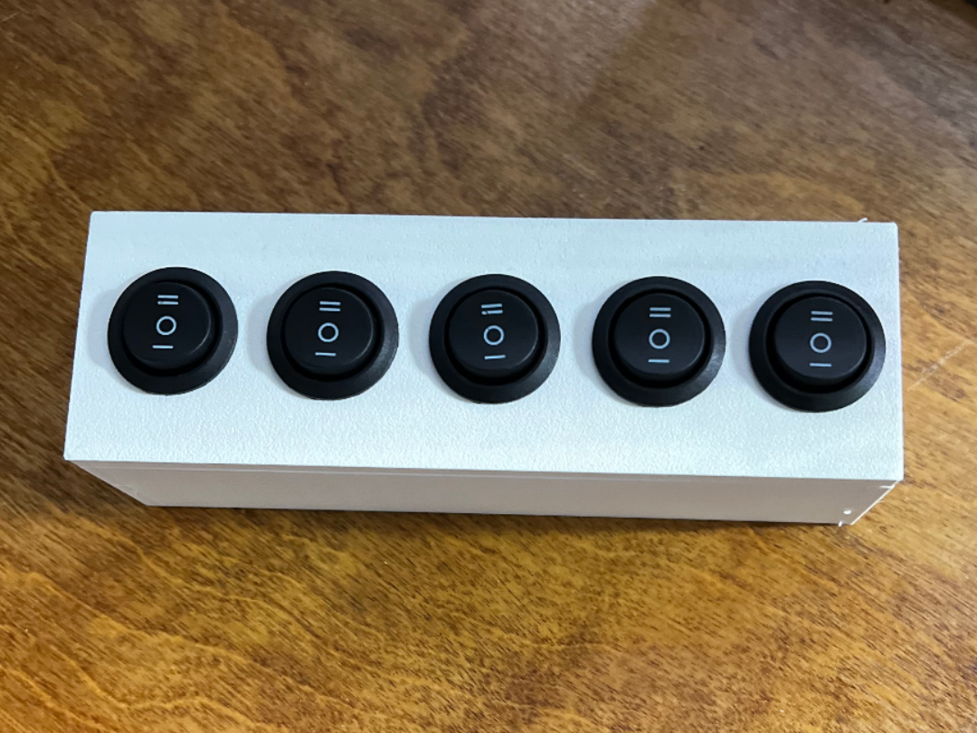 5 slot 20mm switch box