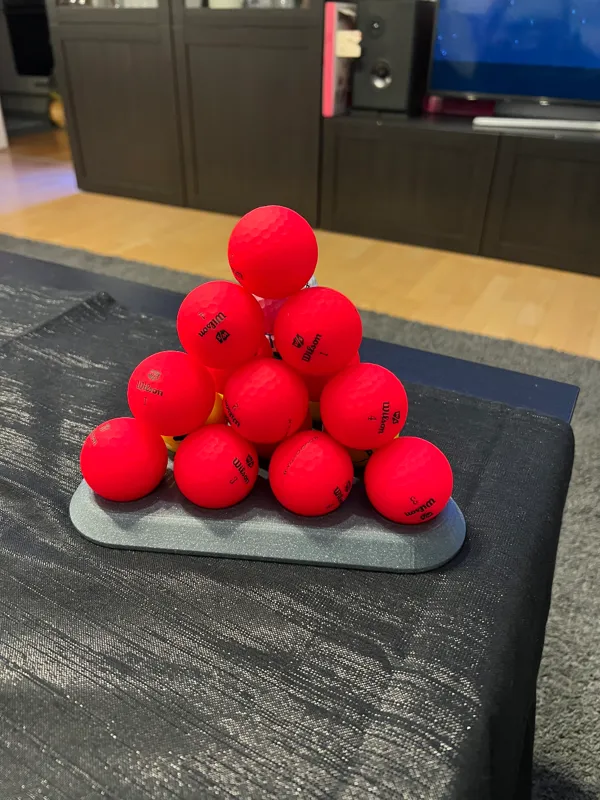 Présentoir pyramide pour balles de golf