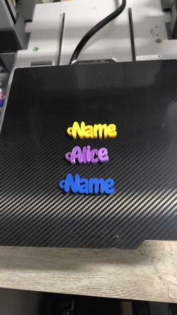 Llavero de nombre con letras en zigzag — vista de referencia 2