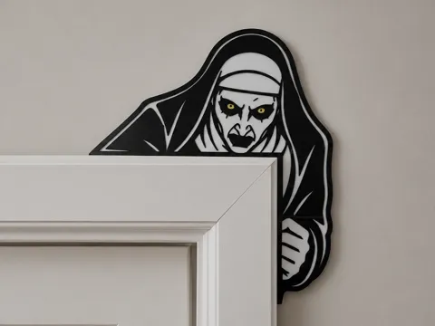Estante o repisa: Valak (The Nun) Door Corner — referencia de MakerWorld