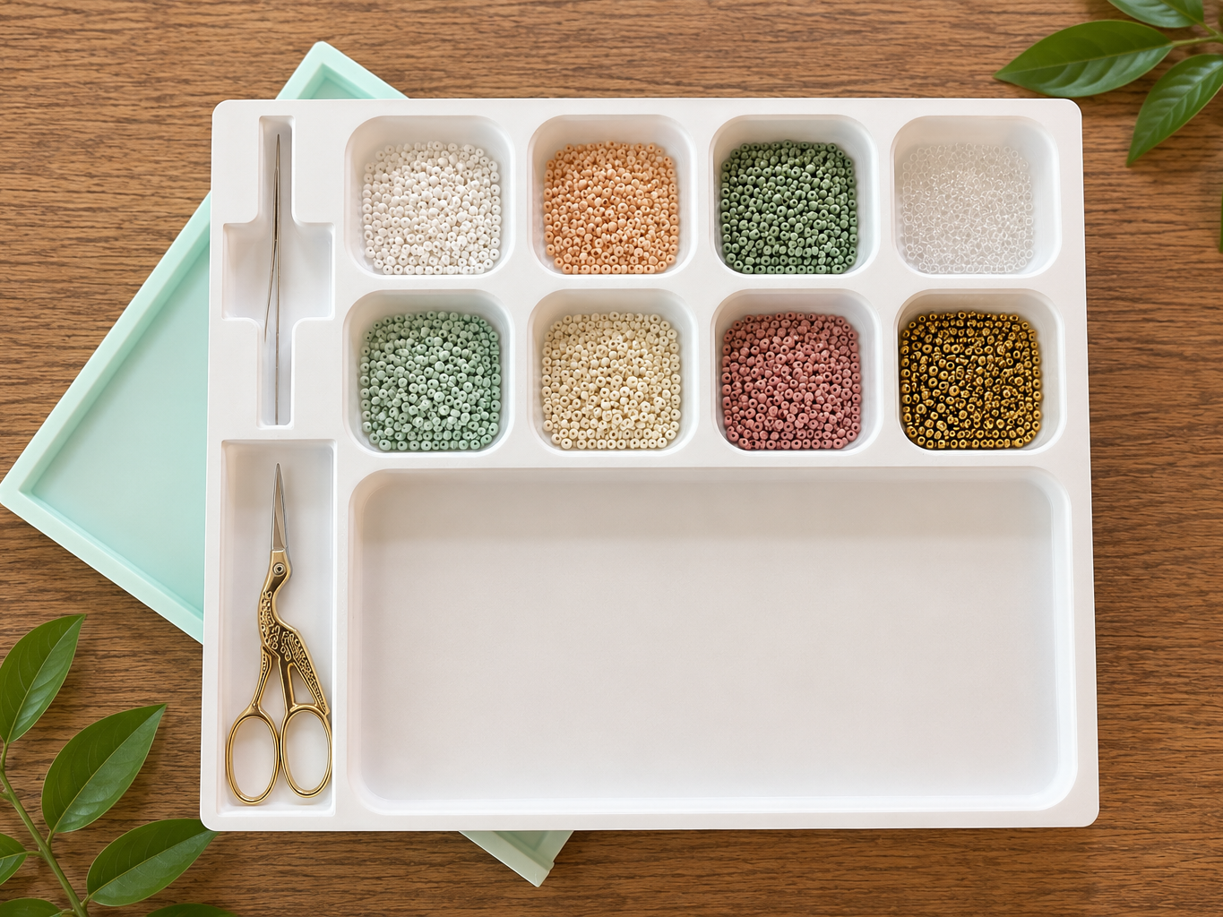 Bead Tray Separator with Sliding Lid - 1