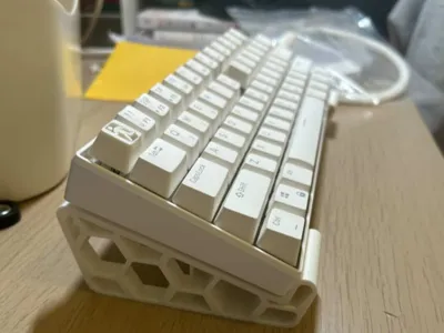 Honeycomb keyboard stand