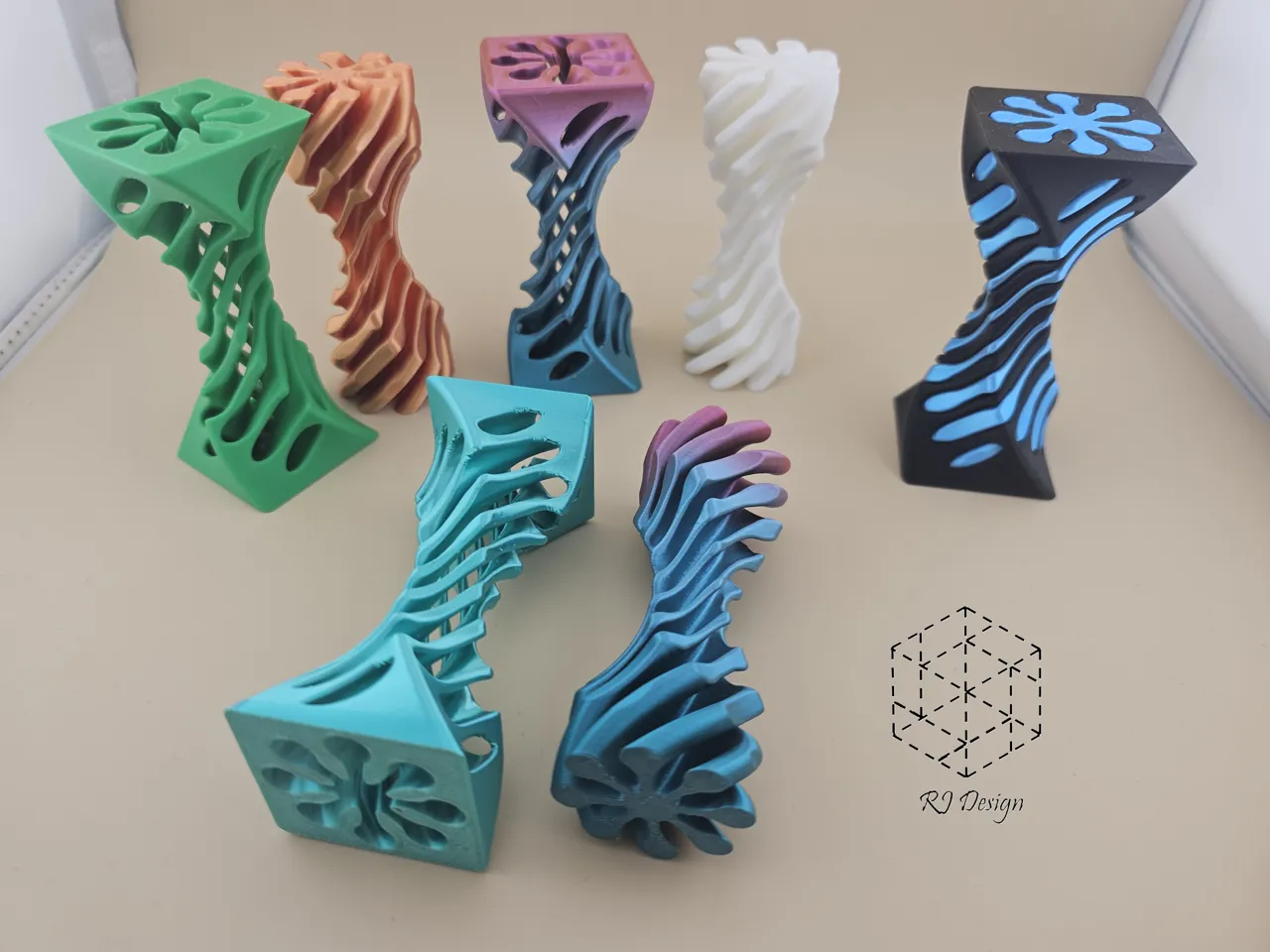 V3 Series - Twisted Column view 2