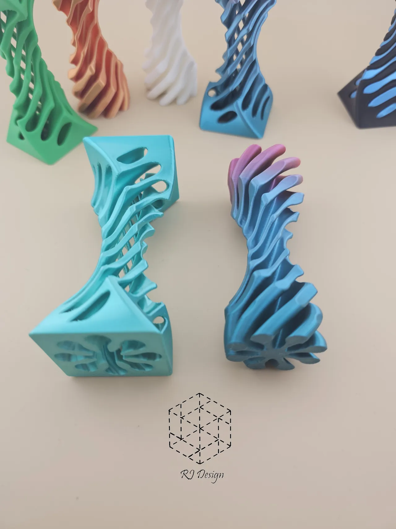 V3 Series - Twisted Column view 3