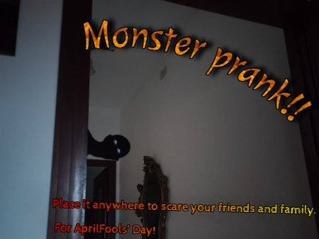 Monster at the door! (prank)