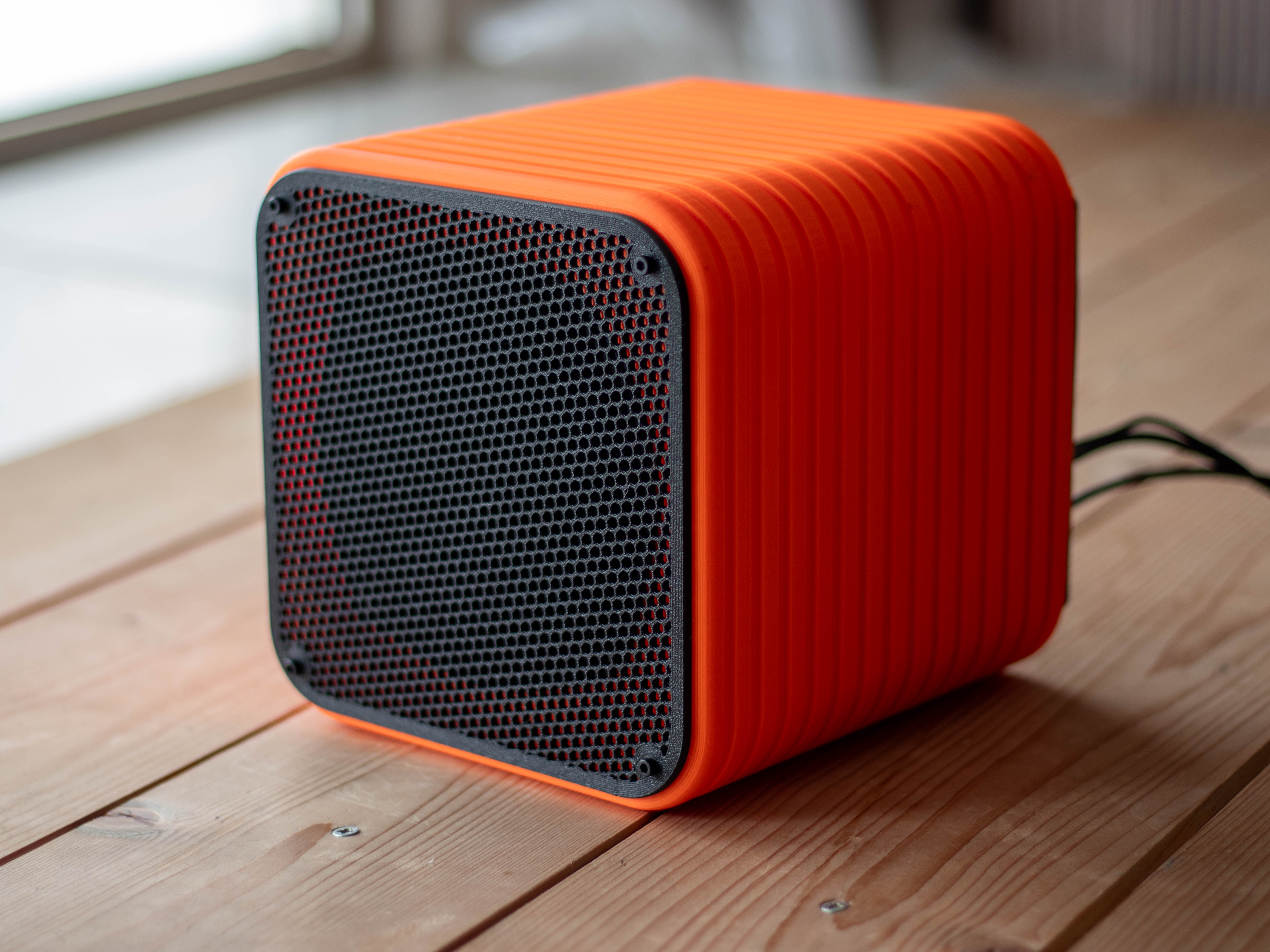 DIY Desktop Speakers (Logitech Z333/Dayton PS95-8) - Free 3D Print