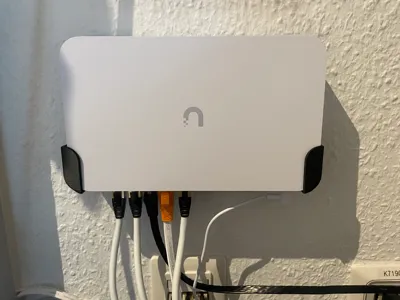 Unifi Cloud Gateway Fiber FritzBox mount