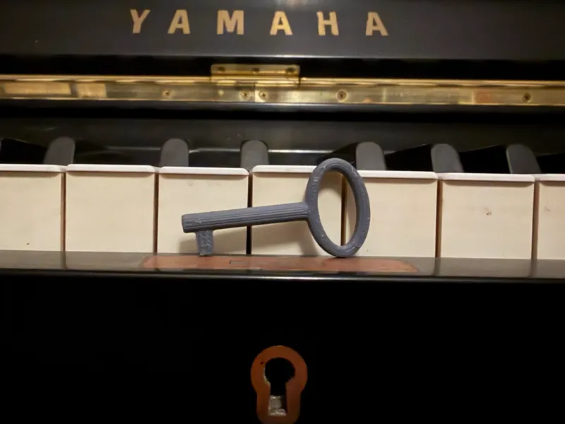 Key for Yamaha upright pianos