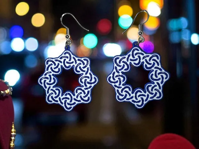 Connected shape earrings