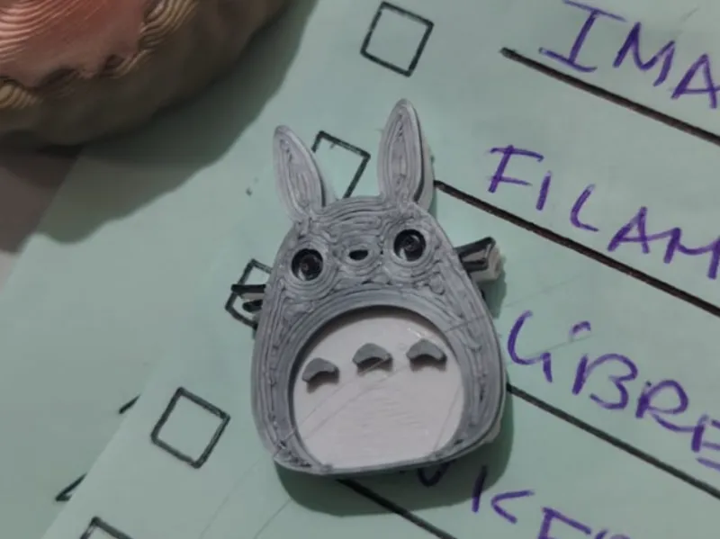 Imán de Totoro 3D: ¡Tu Compañero Más Simpático!