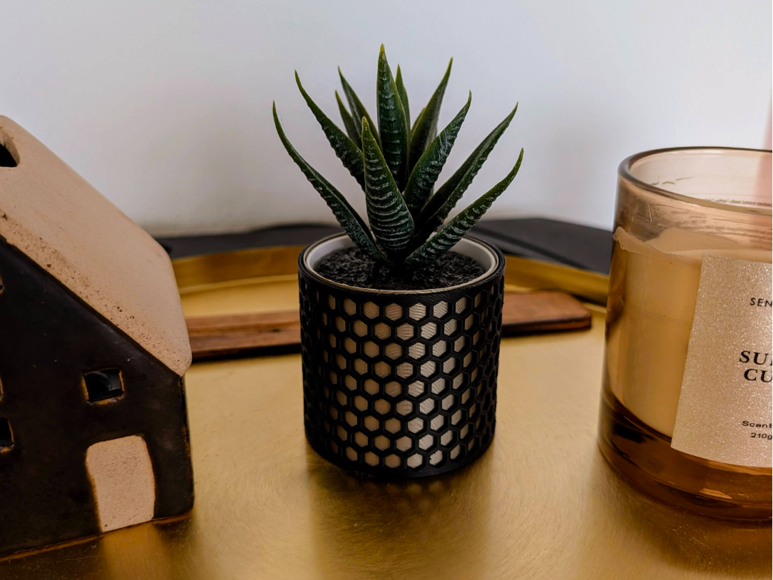 Modern Honeycomb Planter  | No AMS