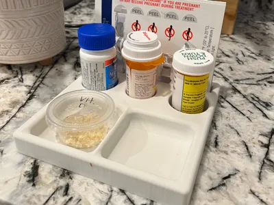 Medicine bottle organizer