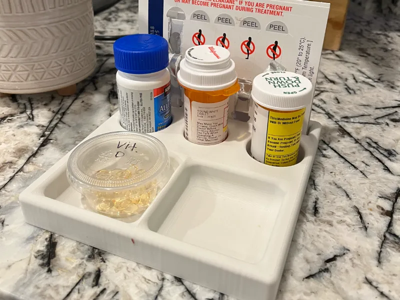 Medicine bottle organizer