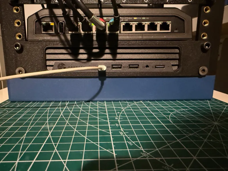 Lab Rax Flat Horizontal Uper/Lower edge corner