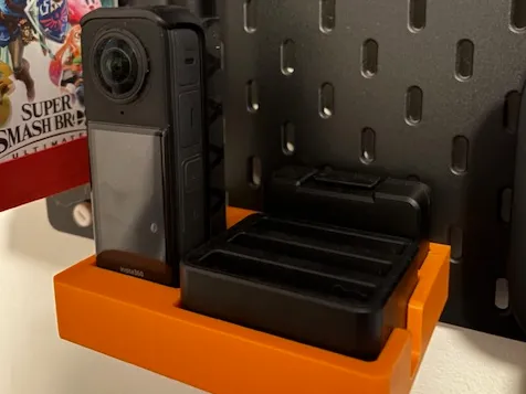 Insta 360X4 Ikea skadis Dock