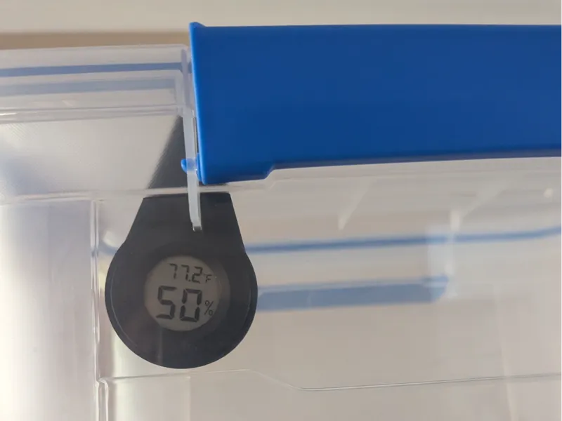 EzyStorage 18L/19Q hygrometer holder