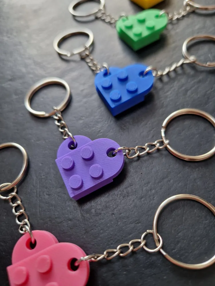 Building brick heart Keychain - Free 3D Print Model - MakerWorld
