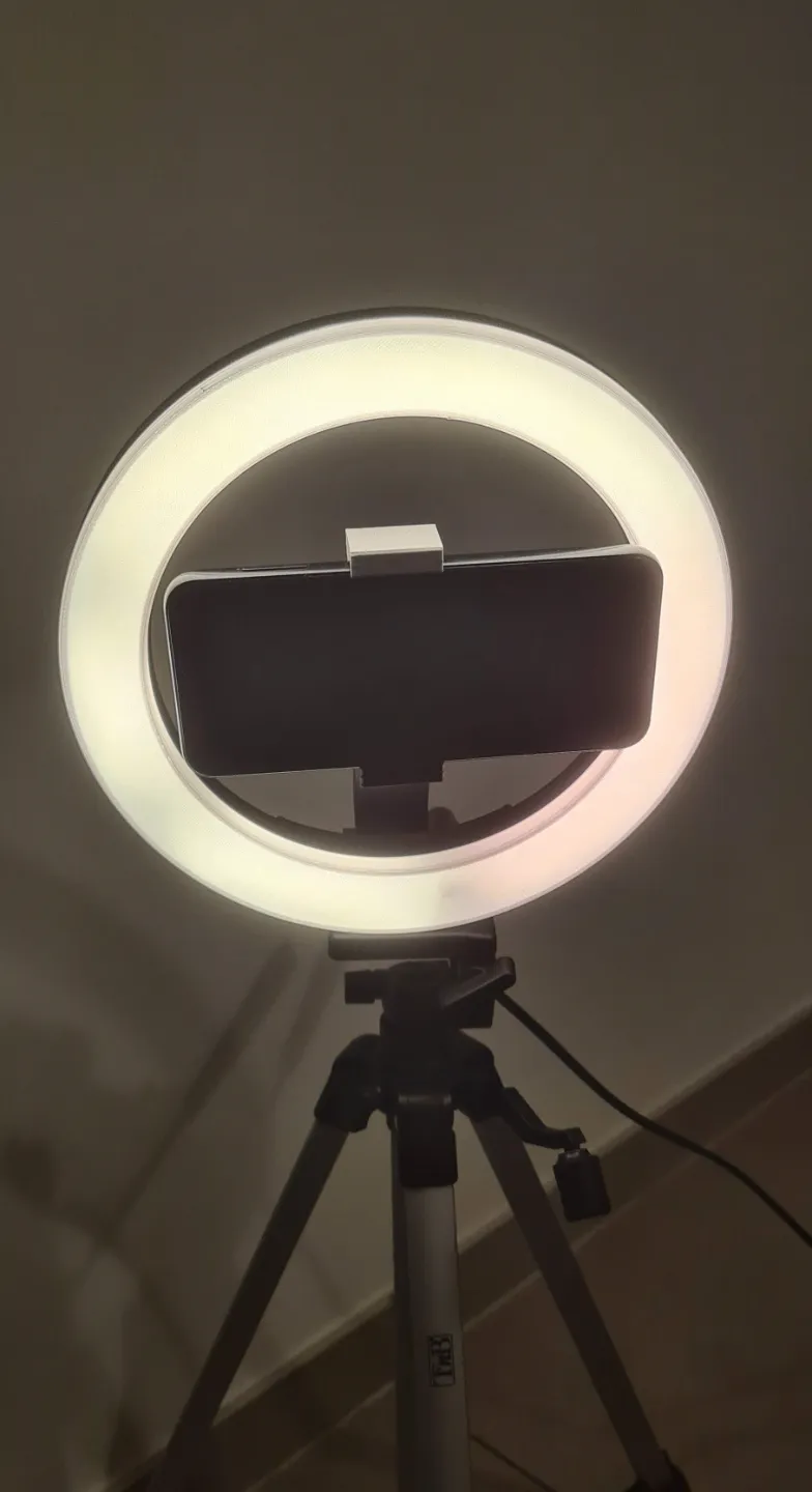 Selfie Ring Light - Phone holder - tripod mounted