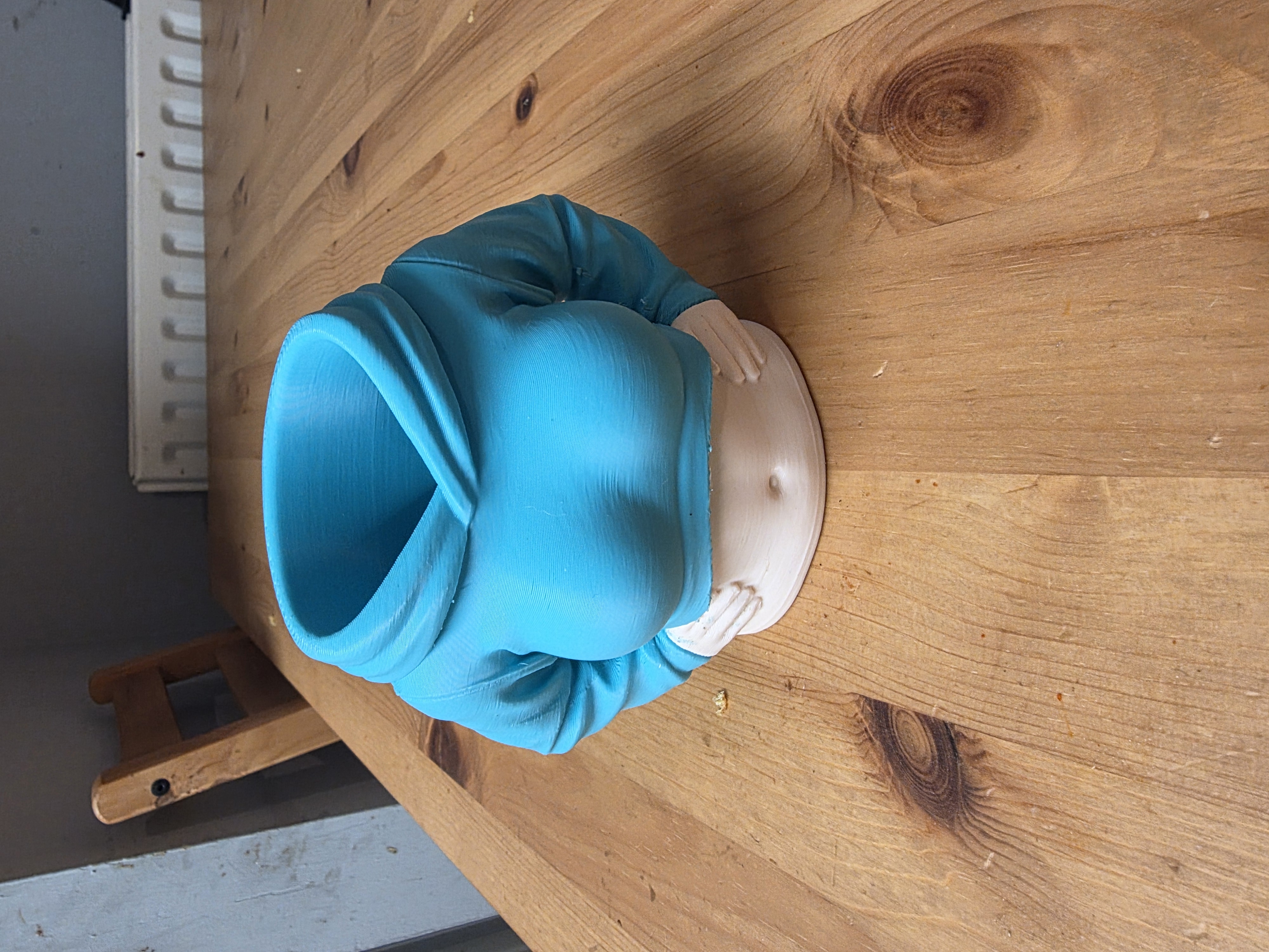 Miniatura 2 do modelo 3D Female Multipurpose Pot
