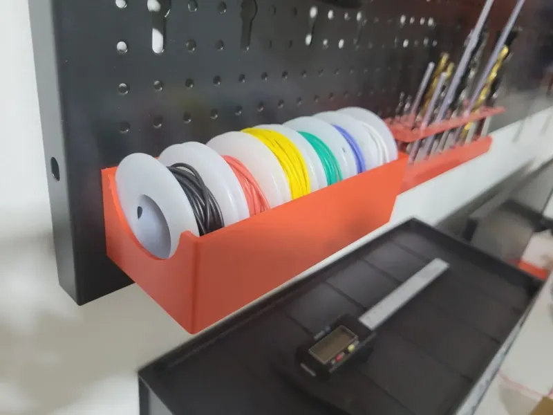 Mounted electronic wire spool holder with lid