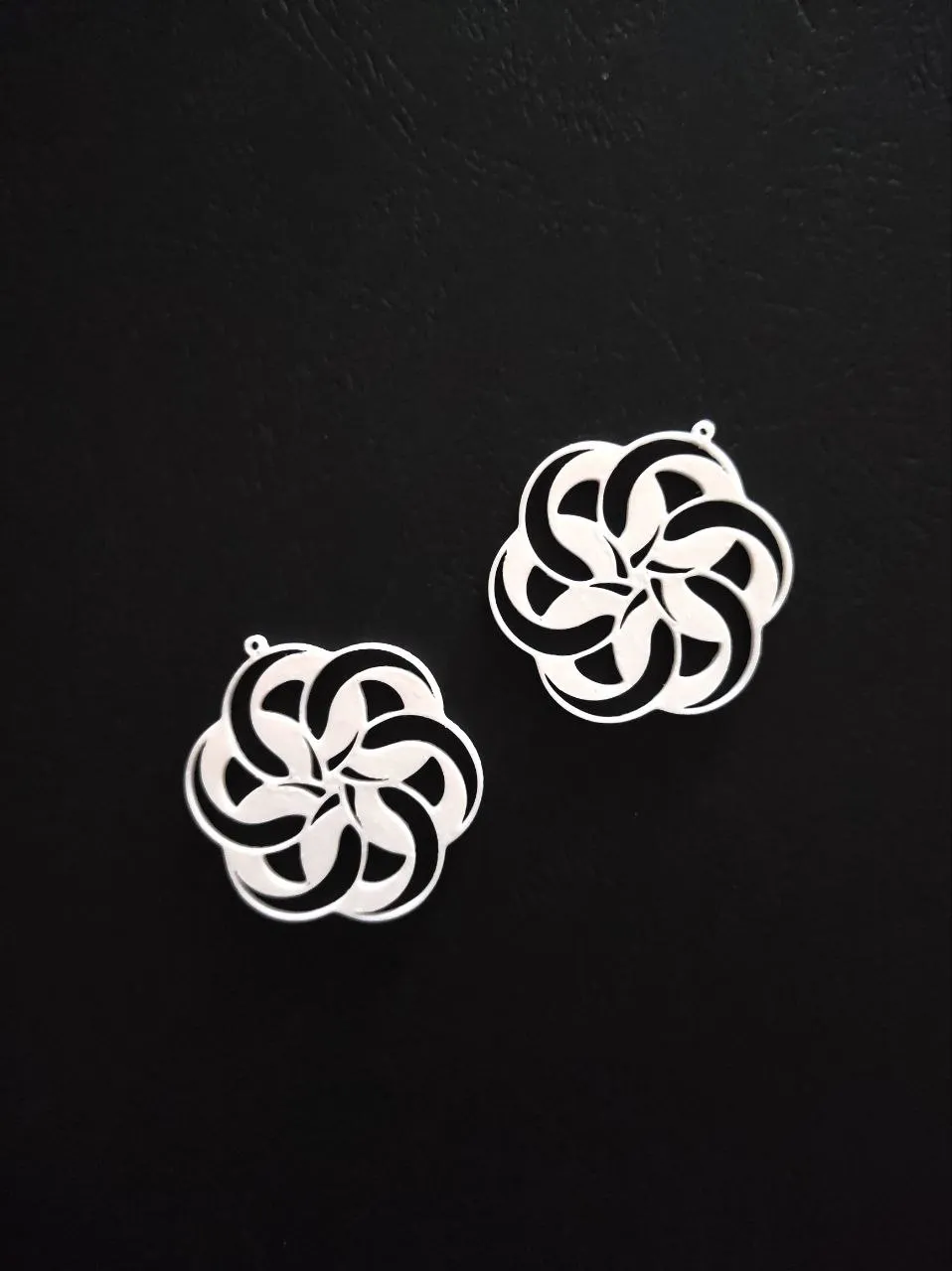 Whirlisae - Earrings view 3
