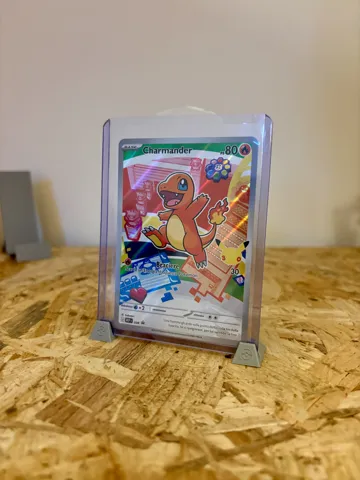 Soporte: Pokemon toploader stand — vista de referencia 3