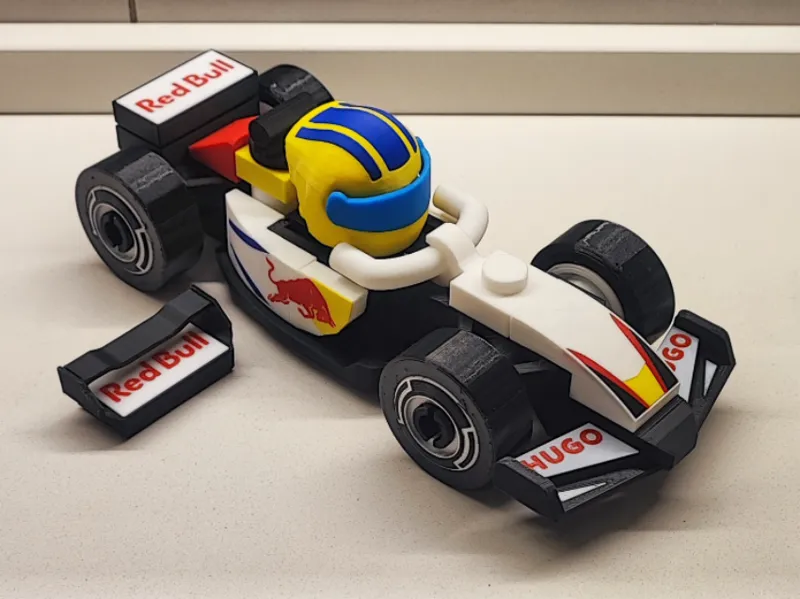 F1 Brick Racing Bulls – Deluxe 300% PLUS