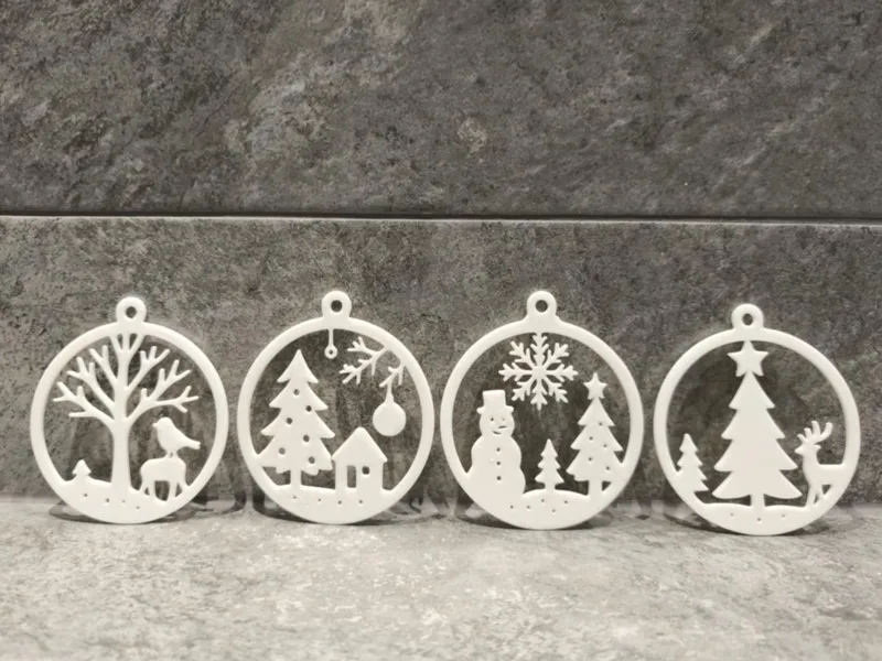 Elegant Christmas tree ornaments