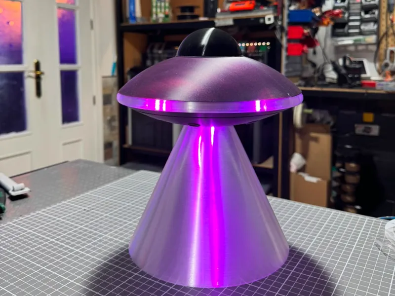 UFO lamp