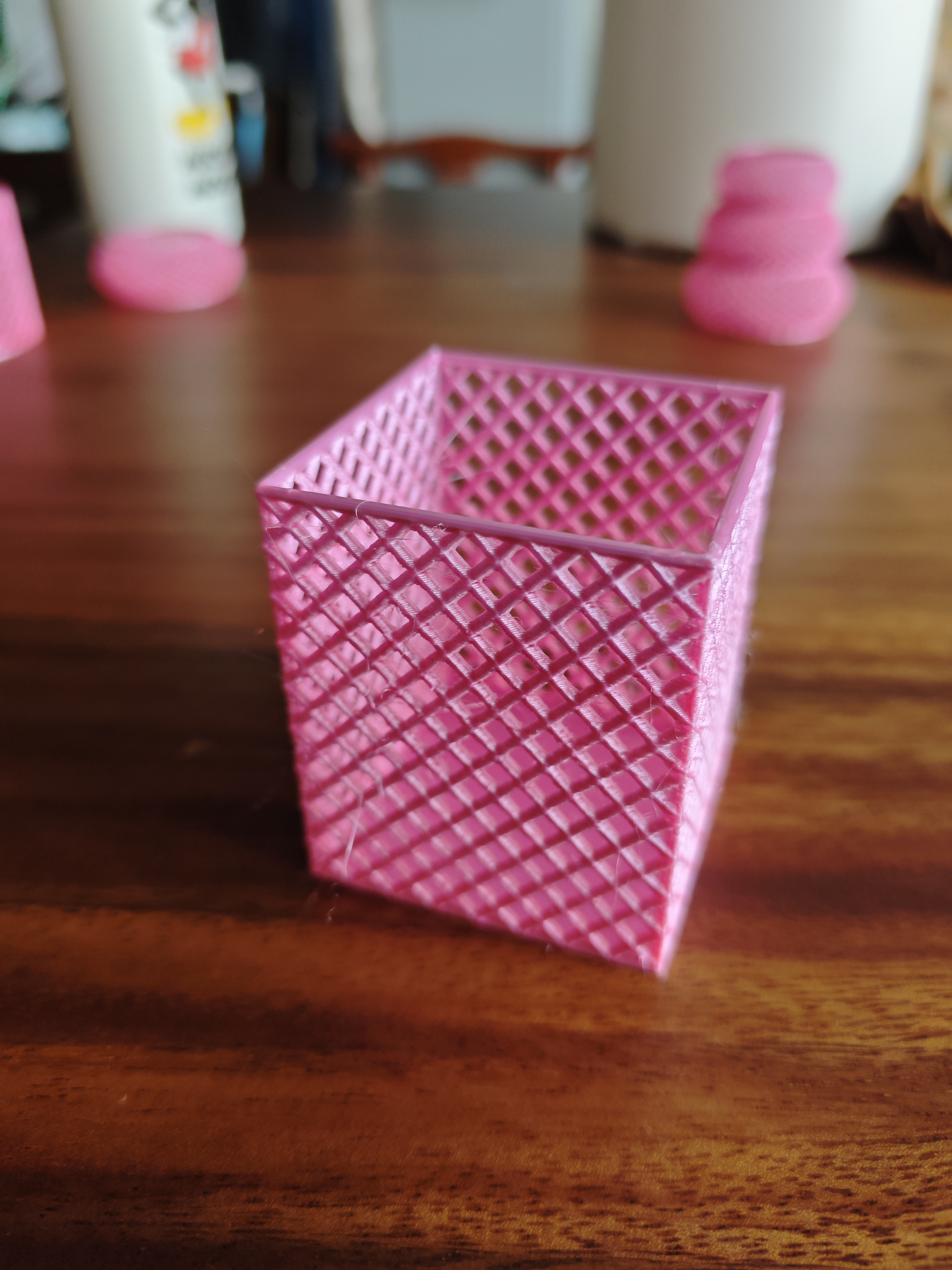 Miniatura 3 do modelo 3D 大中小尺寸可以选择 创意 菱形镂空 方形收纳盒 笔筒 葫芦 可以放大