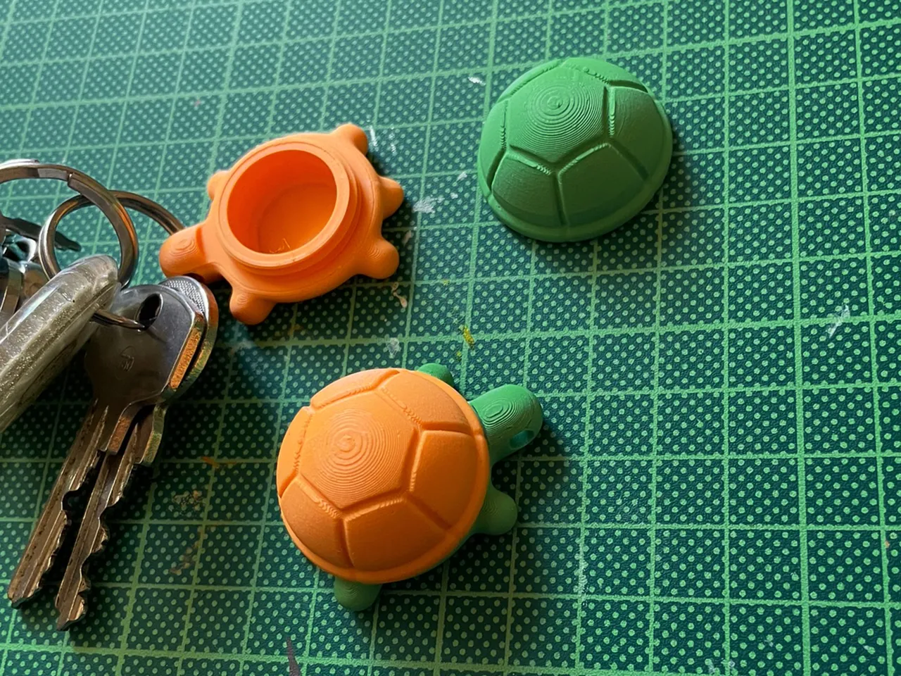 Turtle Keychain Container view 4