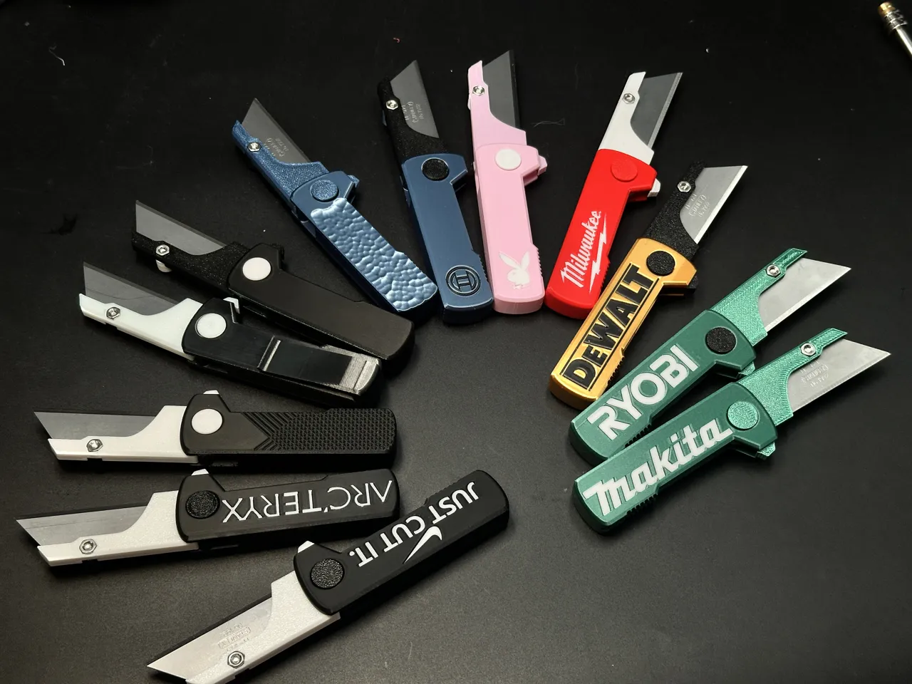 22-Style Mini Folding Utility Knife-Locking Button view 4
