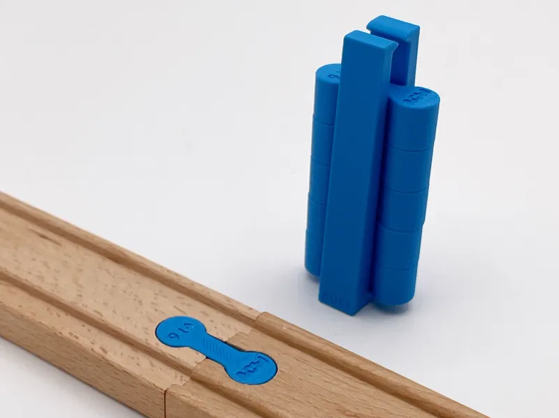 TrackMate CLIP - Wood Train track DogBone Connect