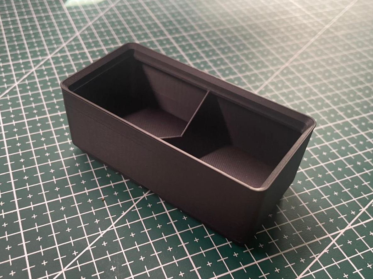 Gridfinity 1x2 box with wall