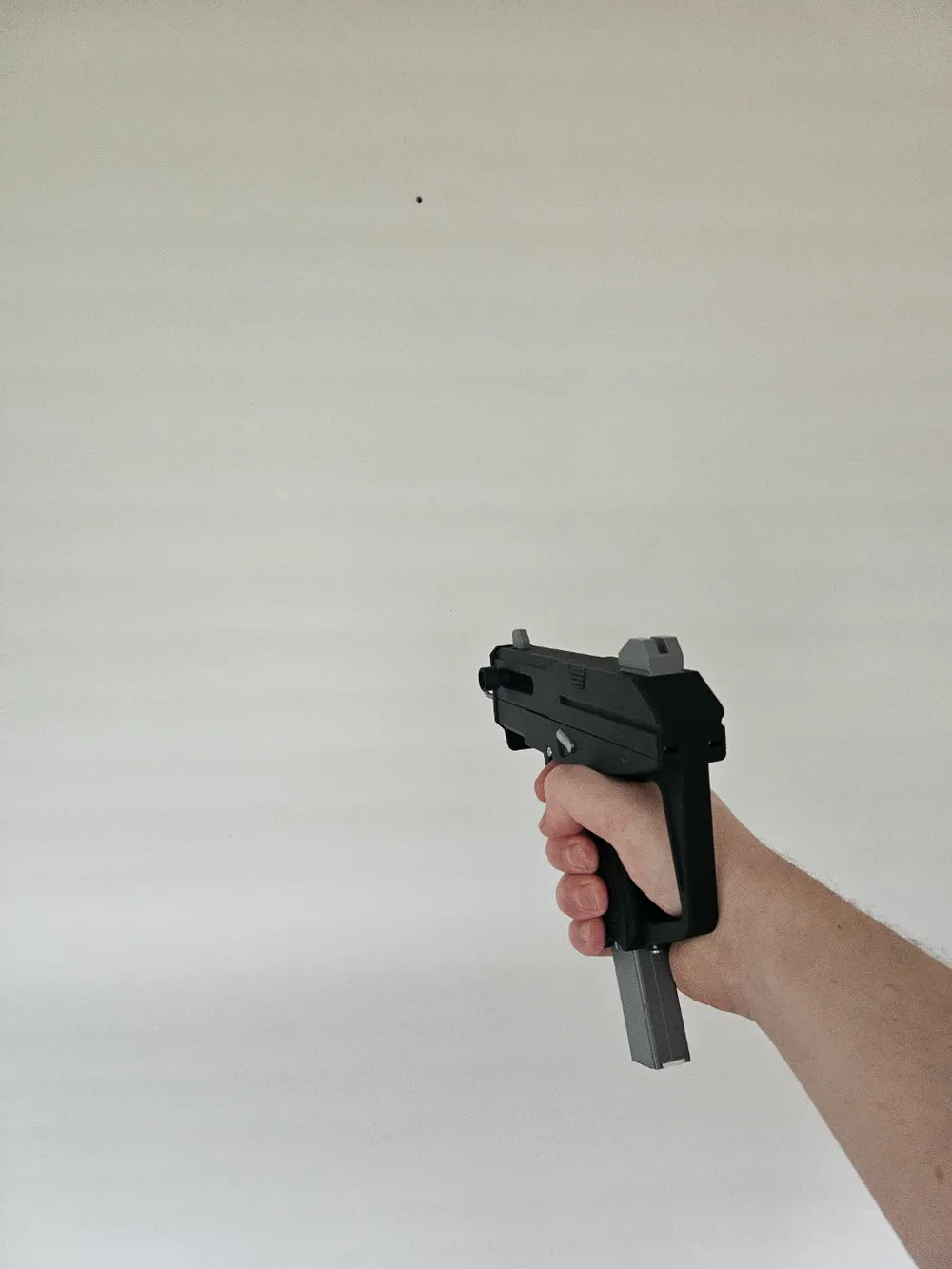 SAUG-P (Prop Gun with Moving Parts) - Free 3D Print Model - MakerWorld