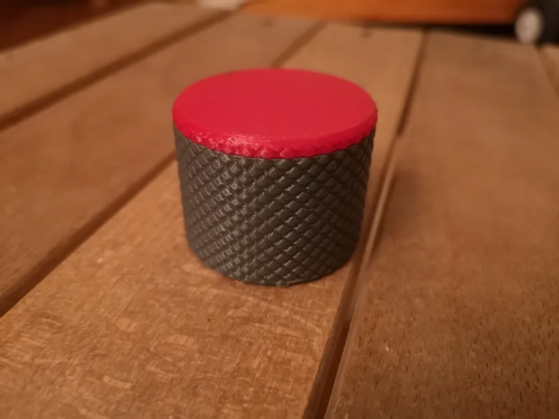 Knurled Container