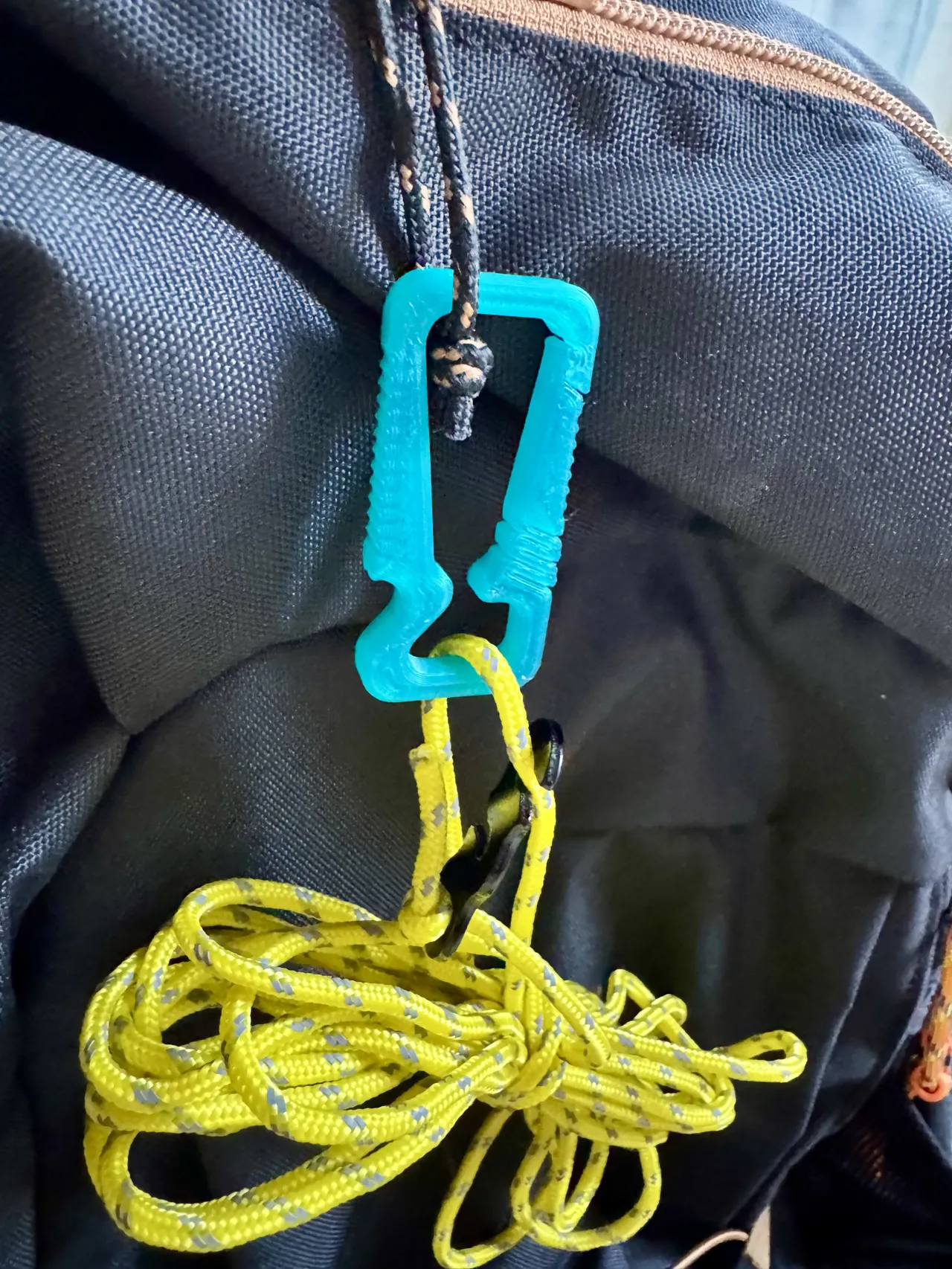 Pocket Carabiner Key Clip – Durable & Lightweight view 4