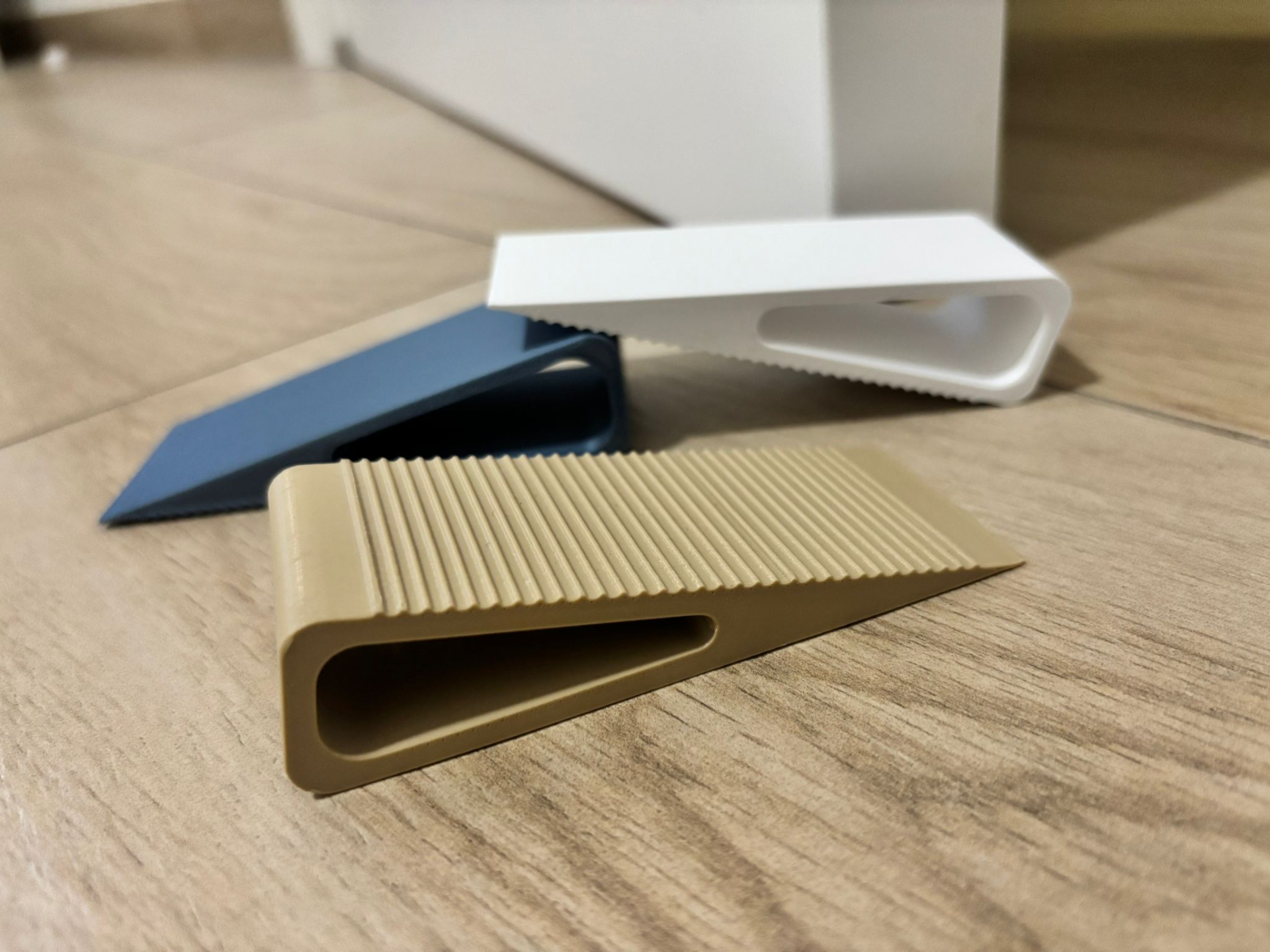 Fermaporte Minimal con Aggancio