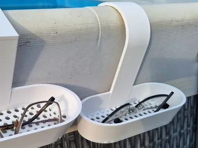 Glasses holder for pool - round mount