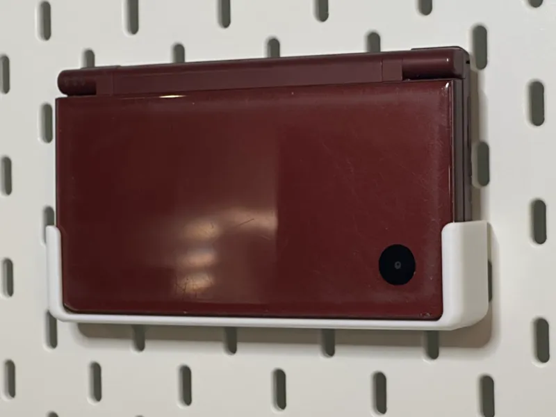 Nintendo DSi XL - Skadis Mount