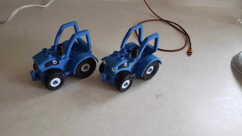 Duplo compatible tractor, Ford New Holland colors
