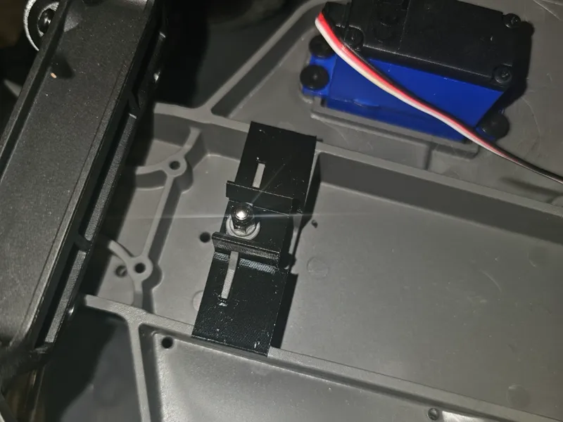 Traxxas Slash battery clip