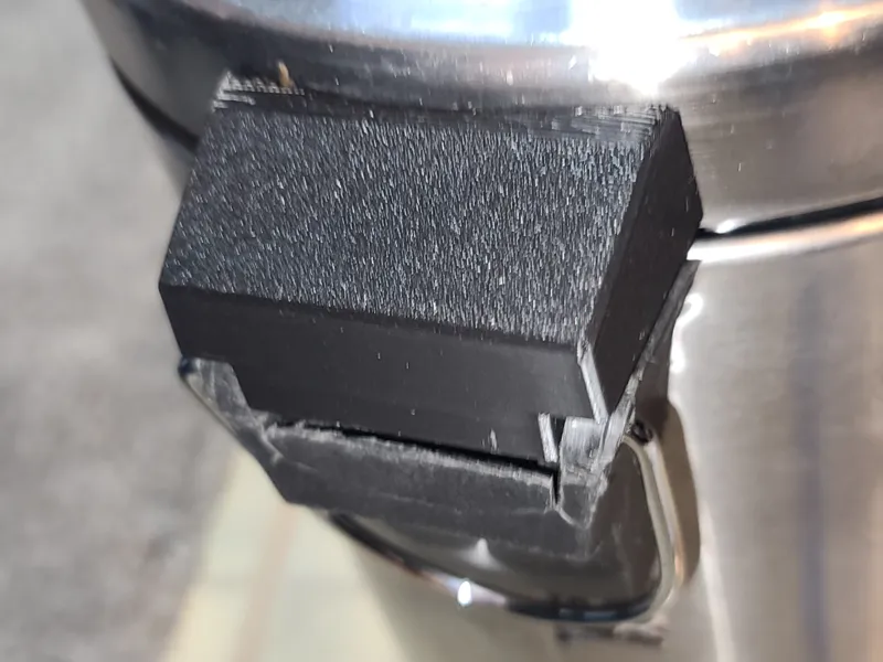 Top hinge for 5-litre Round Metal Step Trash Can